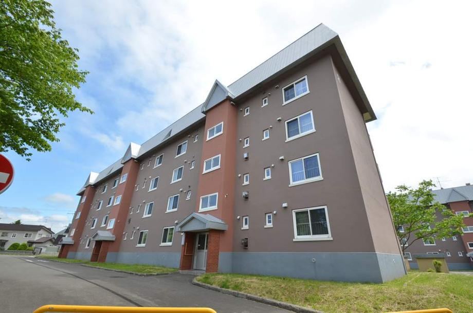 2LDK apartment in Ebetsu, Hokkaido - Photo 1