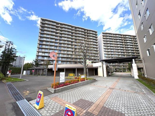 3LDK apartment in Atsubetsu Ward, Sapporo, Hokkaido - Photo 1