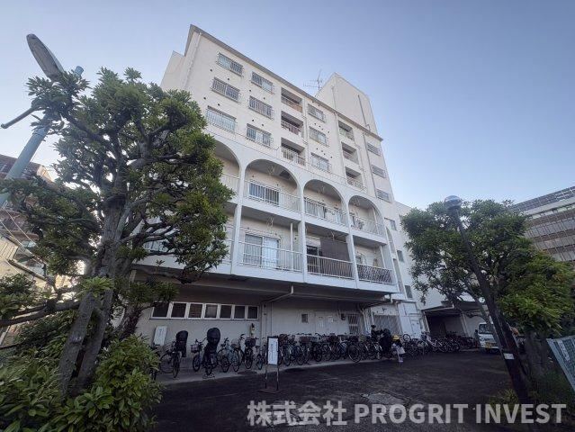 2DK apartment in Katsushika Ward, Tokyo - Photo 1