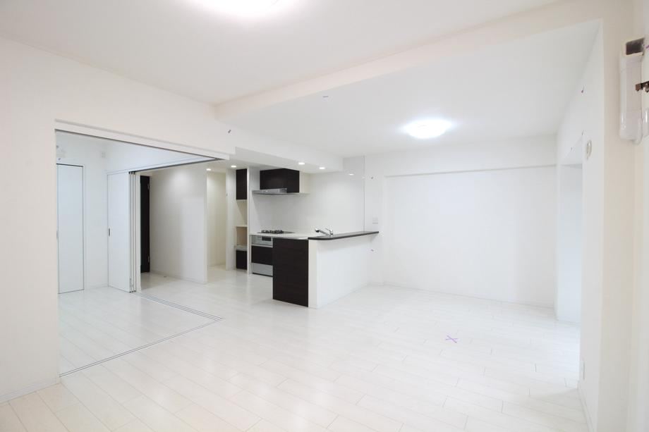 2LDK apartment in Tempaku Ward, Nagoya, Aichi - Photo 1