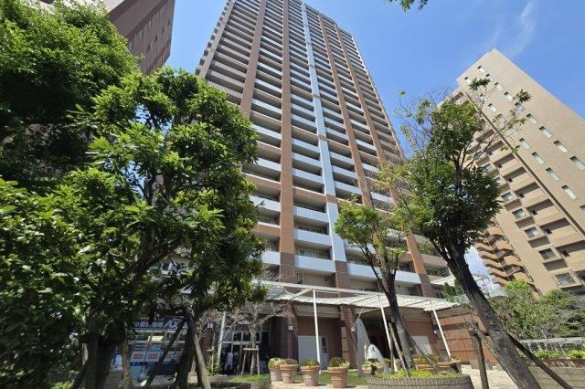 3LDK apartment in Tsurumi Ward, Osaka - Photo 1