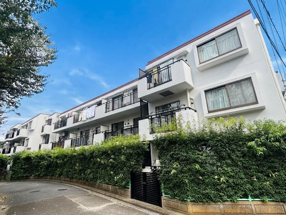 3LDK apartment in Konan Ward, Yokohama, Kanagawa - Photo 1