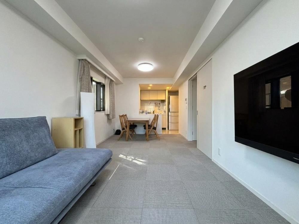2LDK apartment in Chofu, Tokyo - Photo 1