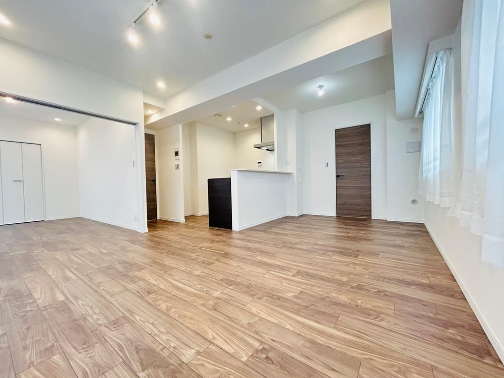 2LDK apartment in Suita, Osaka - Photo 1