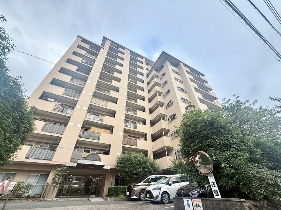 2LDK+2S apartment in Kita Ward, Tokyo - Photo 1