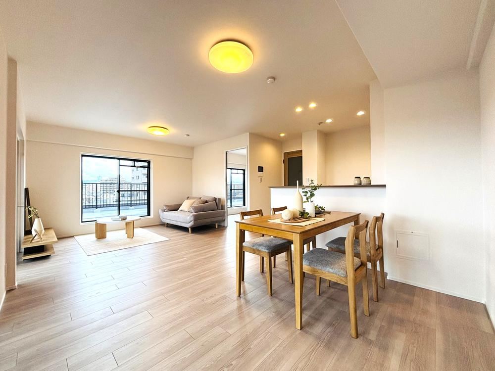 2LDK apartment in Suita, Osaka - Photo 1