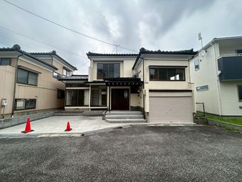 4LDK house in Higashi Ward