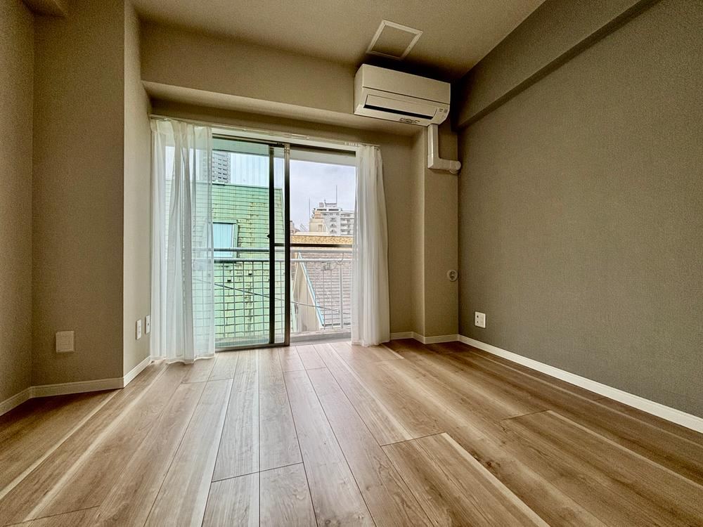 studio apartment in Shinjuku Ward, Tokyo - Photo 1