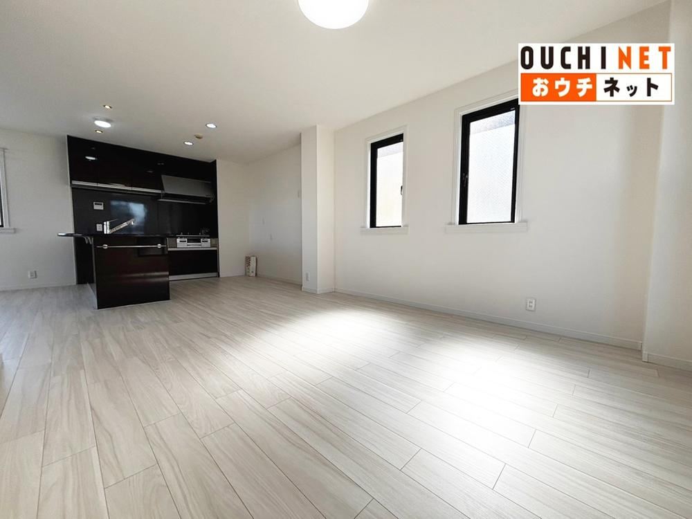 4LDK house in Yao, Osaka - Photo 1