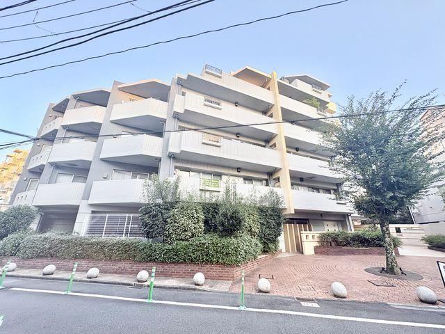 2LDK apartment in Setagaya Ward, Tokyo - Photo 1