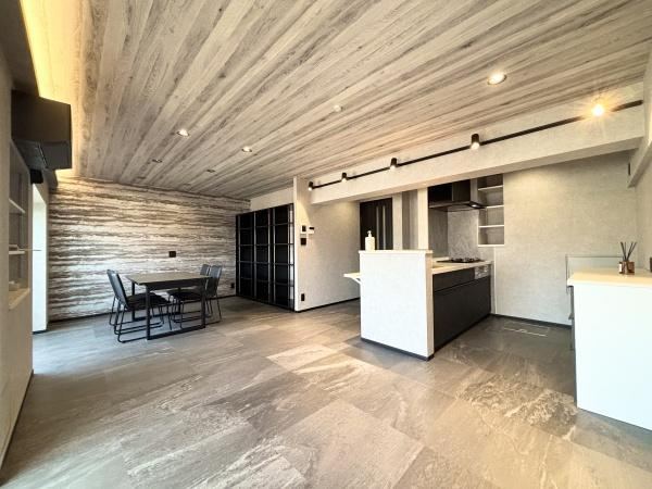 2LDK apartment in Atsugi, Kanagawa - Photo 1