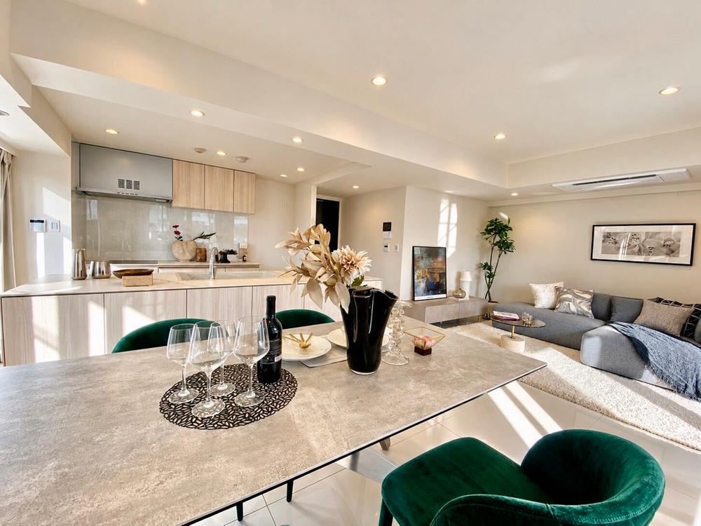 3LDK apartment in Minato Ward, Tokyo - Photo 1
