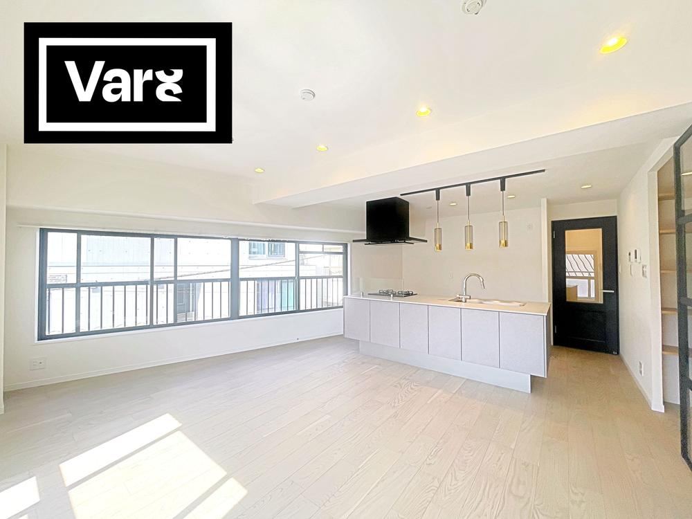 2LDK+S apartment in Nakano Ward, Tokyo - Photo 1