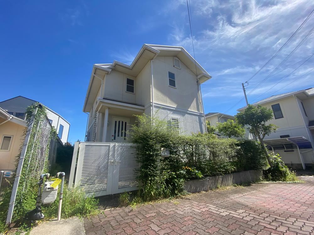 4LDK+S house in Toyonaka, Osaka - Photo 1