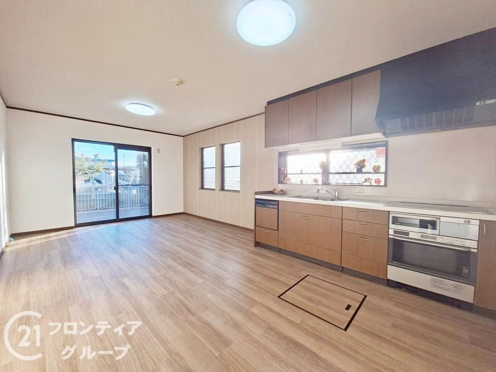 4LDK house in Mihara Ward, Sakai, Osaka - Photo 1