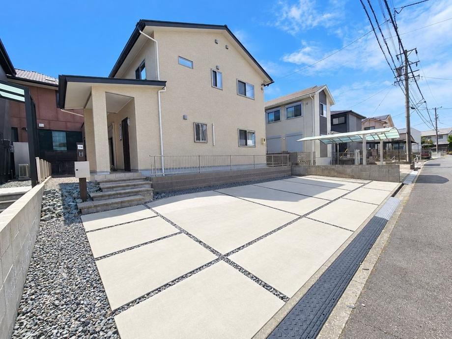 5LDK house in Tsu, Mie - Photo 1