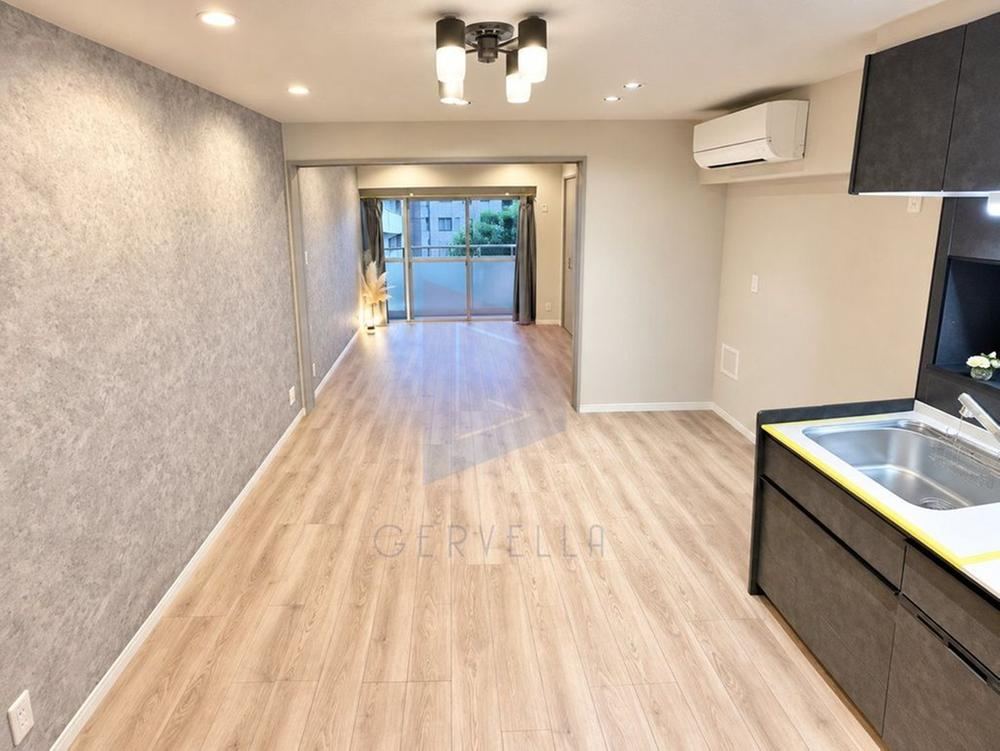 1LDK apartment in Shinjuku Ward, Tokyo - Photo 1