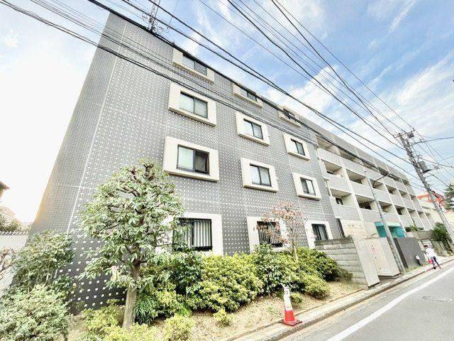 2LDK apartment in Shinjuku Ward, Tokyo - Photo 1