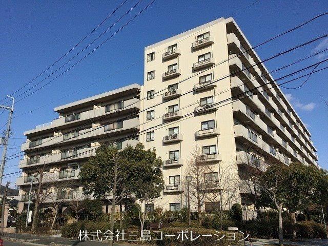 3LDK apartment in Takatsuki, Osaka - Photo 1