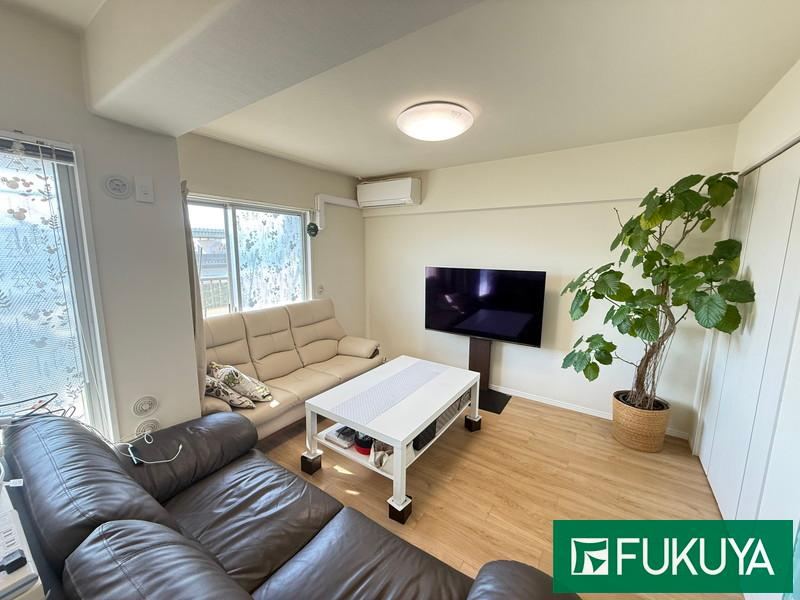 2LDK apartment in Nishiyodogawa Ward, Osaka - Photo 1
