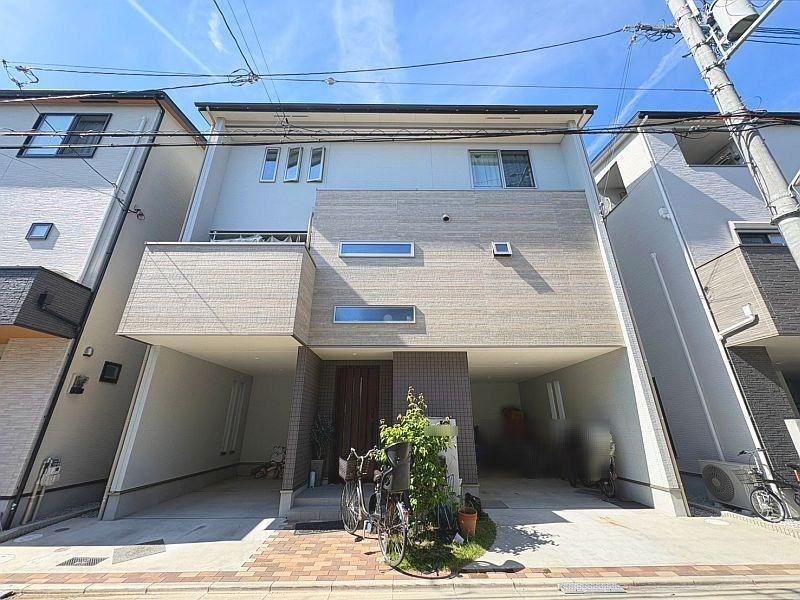 3LDK house in Takatsuki, Osaka - Photo 1