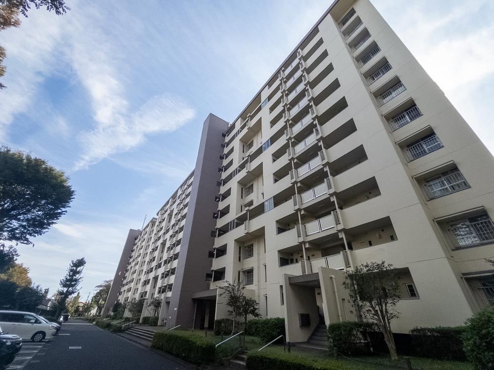 3LDK apartment in Akishima, Tokyo - Photo 1