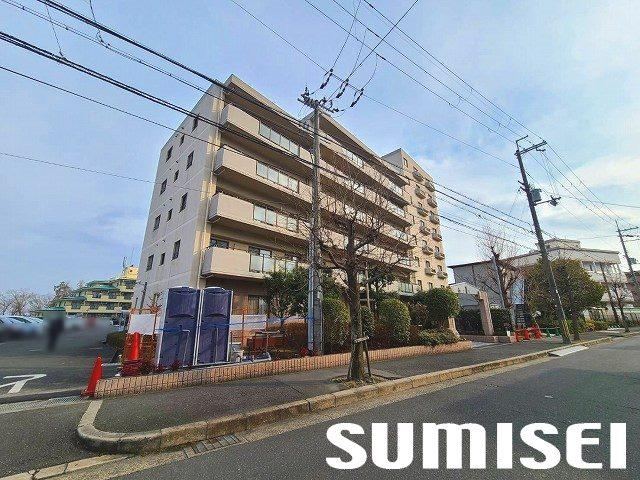 3LDK apartment in Takatsuki, Osaka - Photo 1
