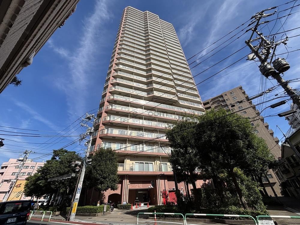 2LDK apartment in Toshima Ward, Tokyo - Photo 1