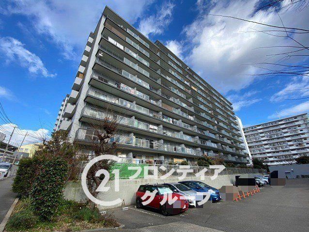 3LDK apartment in Neyagawa, Osaka - Photo 1