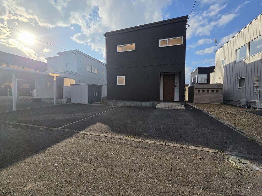 4LDK house in Chitose, Hokkaido - Photo 1
