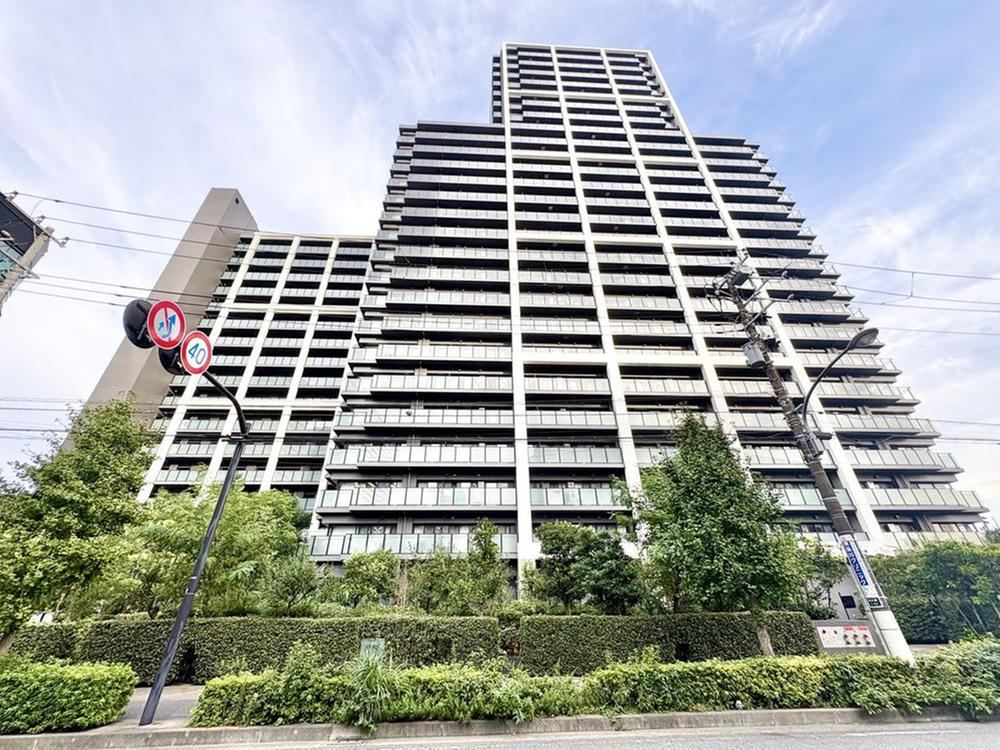 2LDK apartment in Shinagawa Ward, Tokyo - Photo 1
