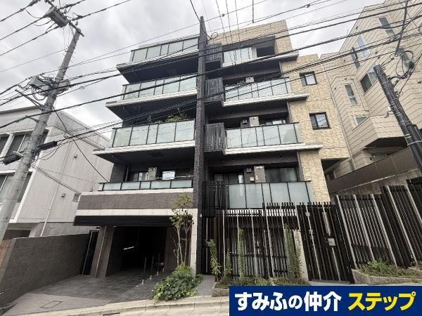 3LDK apartment in Shibuya Ward, Tokyo - Photo 1