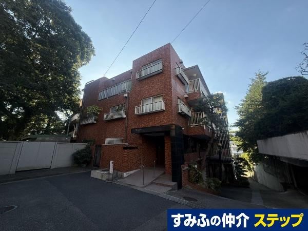 2LDK apartment in Minato Ward, Tokyo - Photo 1