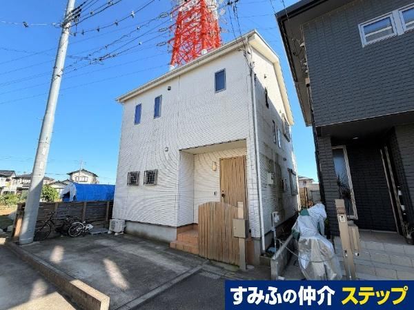 4LDK house in Samukawa, Koza District, Kanagawa - Photo 1