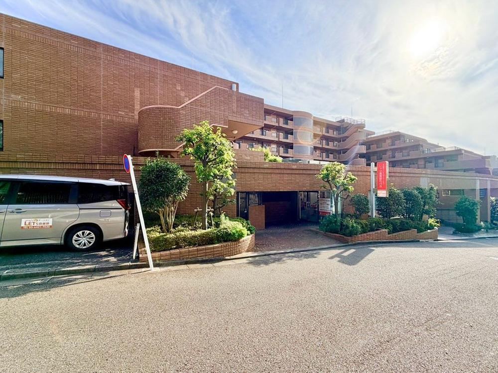 3LDK apartment in Ota Ward, Tokyo - Photo 1