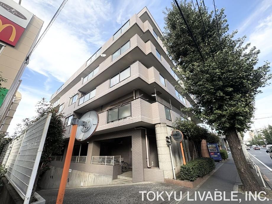 3LDK apartment in Fuchu, Tokyo - Photo 1