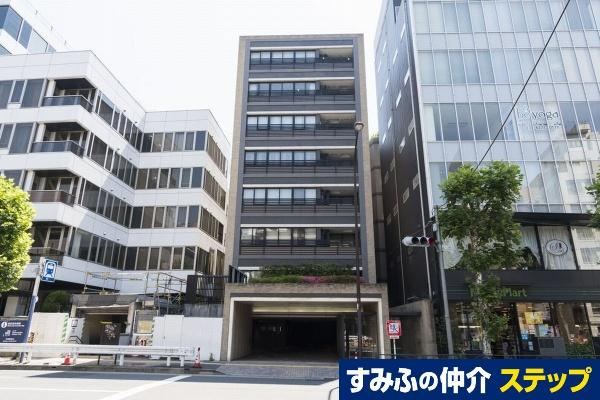 2LDK apartment in Minato Ward, Tokyo - Photo 1