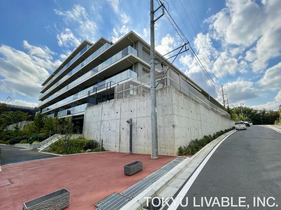 3LDK apartment in Aoba Ward, Yokohama, Kanagawa - Photo 1