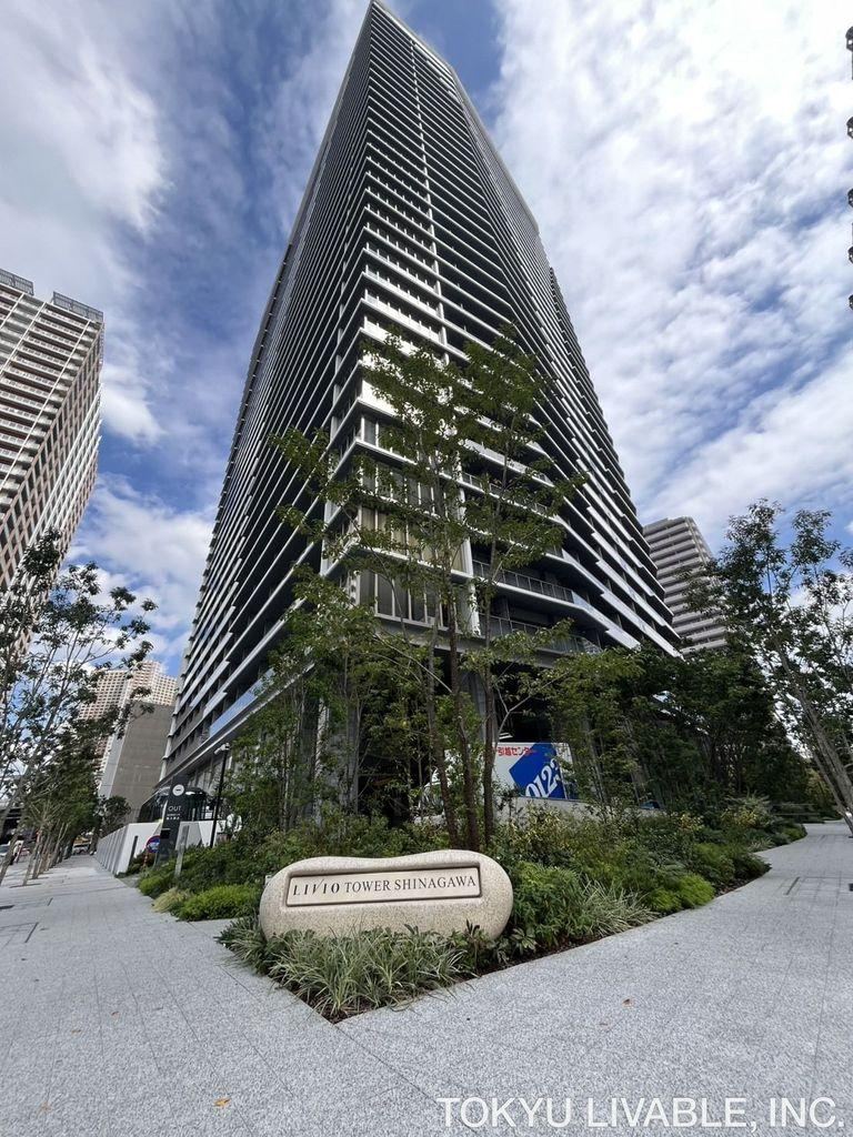 2LDK apartment in Minato Ward, Tokyo - Photo 1
