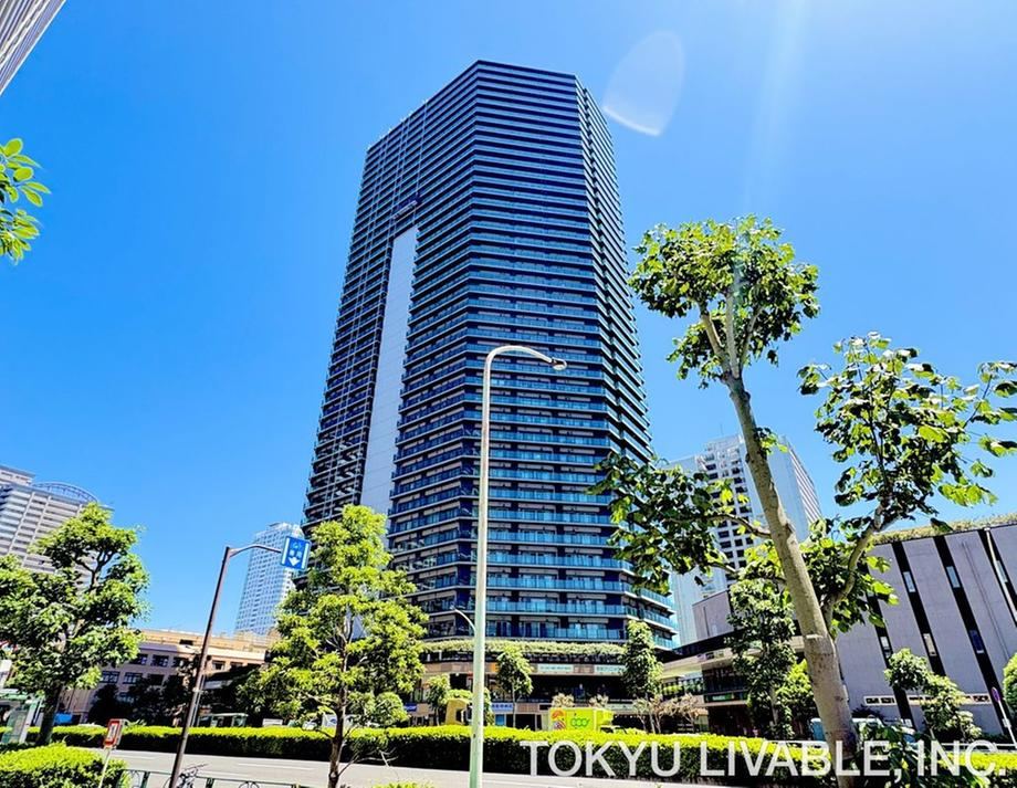 3LDK apartment in Minato Ward, Tokyo - Photo 1