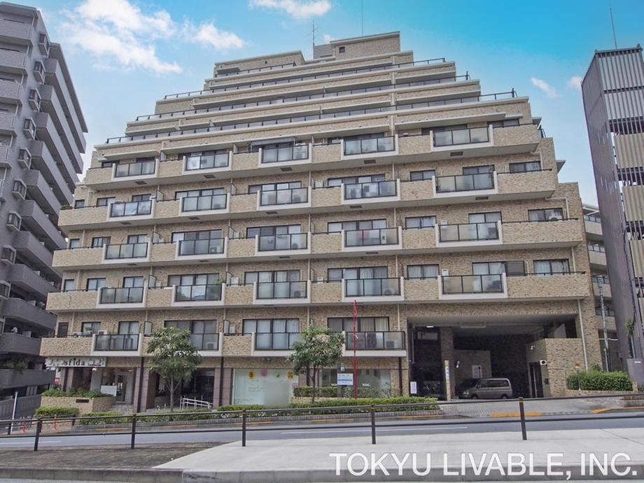 1LDK apartment in Shinjuku Ward, Tokyo - Photo 1