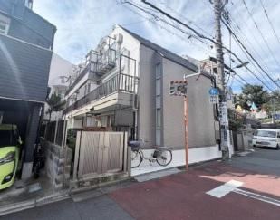 studio apartment in Shinjuku Ward, Tokyo - Photo 1