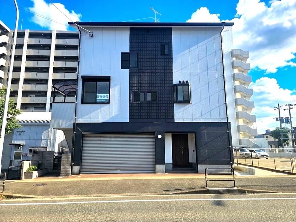 4LDK+S house in Hakata Ward, Fukuoka - Photo 1