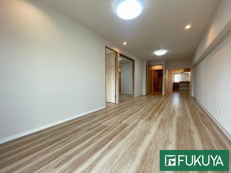 2LDK apartment in Hirakata, Osaka - Photo 1
