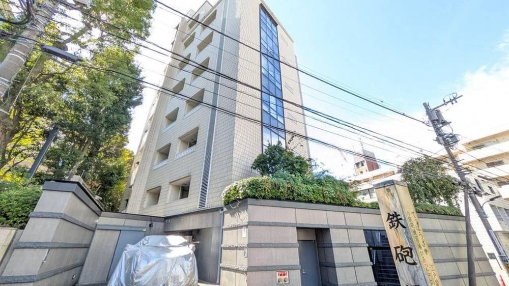 1LDK apartment in Minato Ward, Tokyo - Photo 1