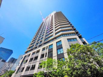 2LDK+S apartment in Shibuya Ward