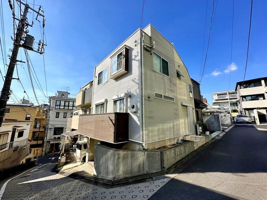2LDK house in Shinjuku Ward, Tokyo - Photo 1