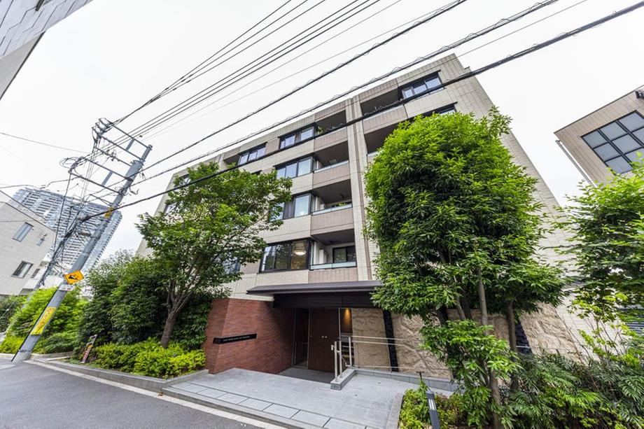 2LDK apartment in Bunkyo Ward, Tokyo - Photo 1
