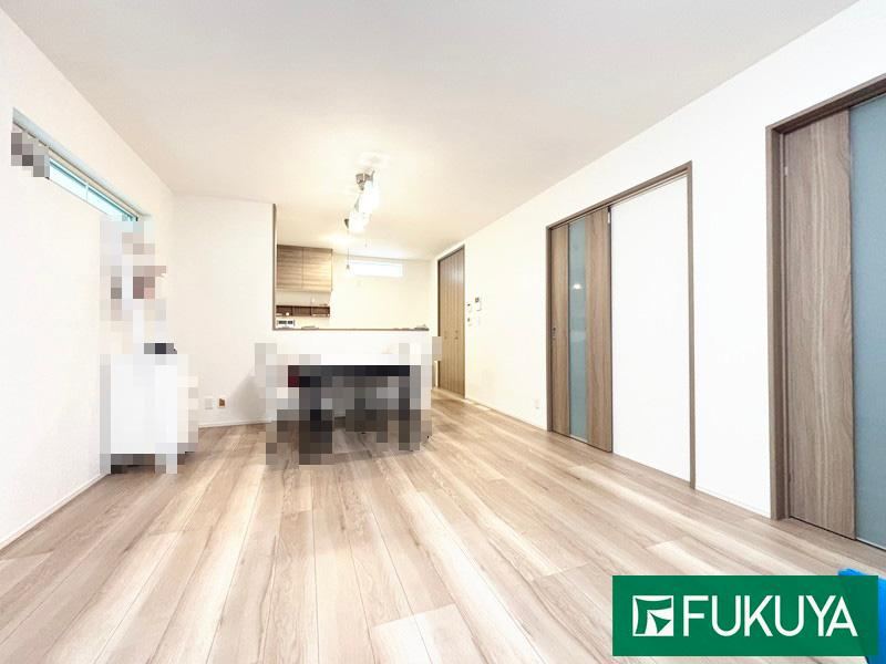 3LDK house in Higashiyodogawa Ward, Osaka - Photo 1