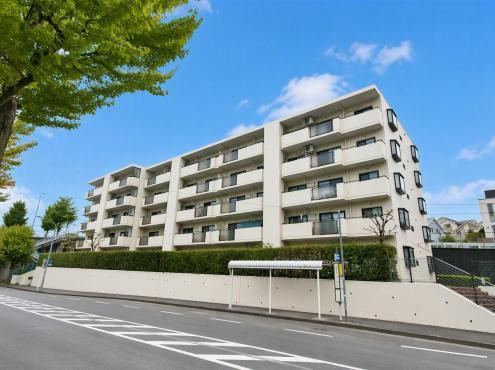 3LDK apartment in Aoba Ward, Yokohama, Kanagawa - Photo 1
